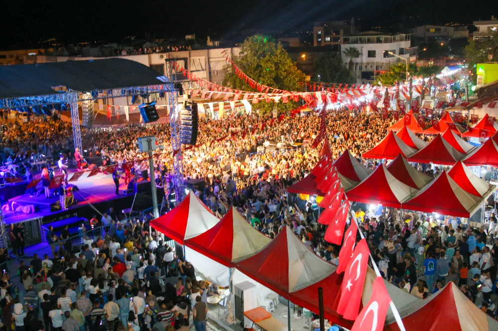 Kınık Belediyesi Hasat Festivali’ni büyük bir coşkuyla bitirdi