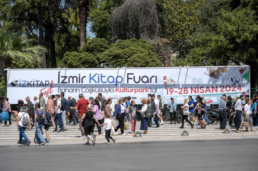 İZKİTAP Fest’e hafta sonu yoğun ilgi 