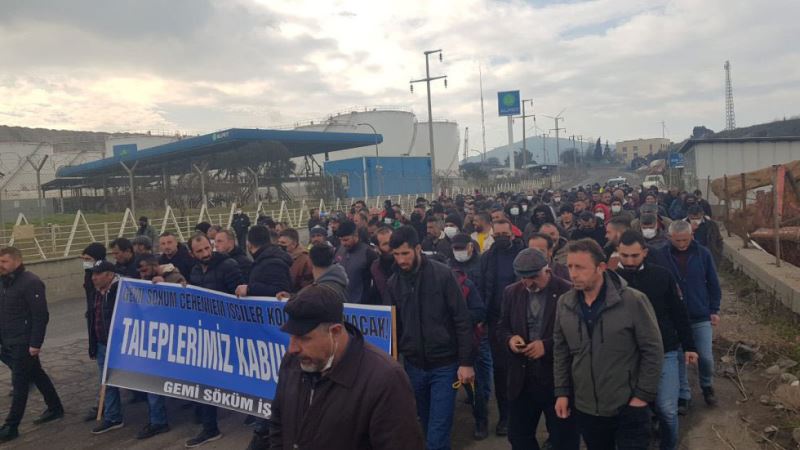 GEMI SÖKÜM ISÇISI KARARLI IS BIRAKMA EYLEMI 8. GÜNÜNDE